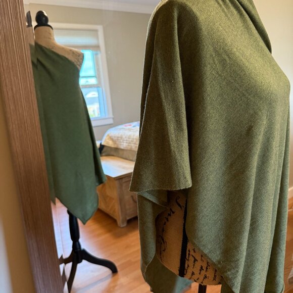 Pink Pineapple Cashmere Blend Wrap – Olive Green – One Size - Picture 2 of 3